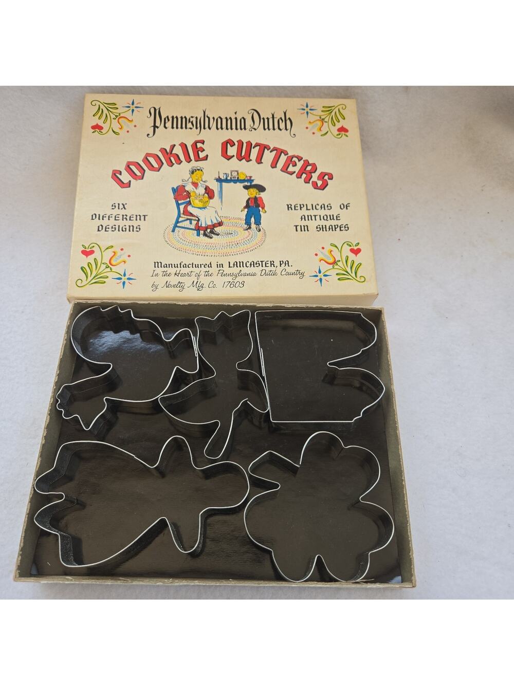 PENNSYLVANIA DUTCH 6 METAL COOKIE CUTTERS IN ORIGINAL BOX